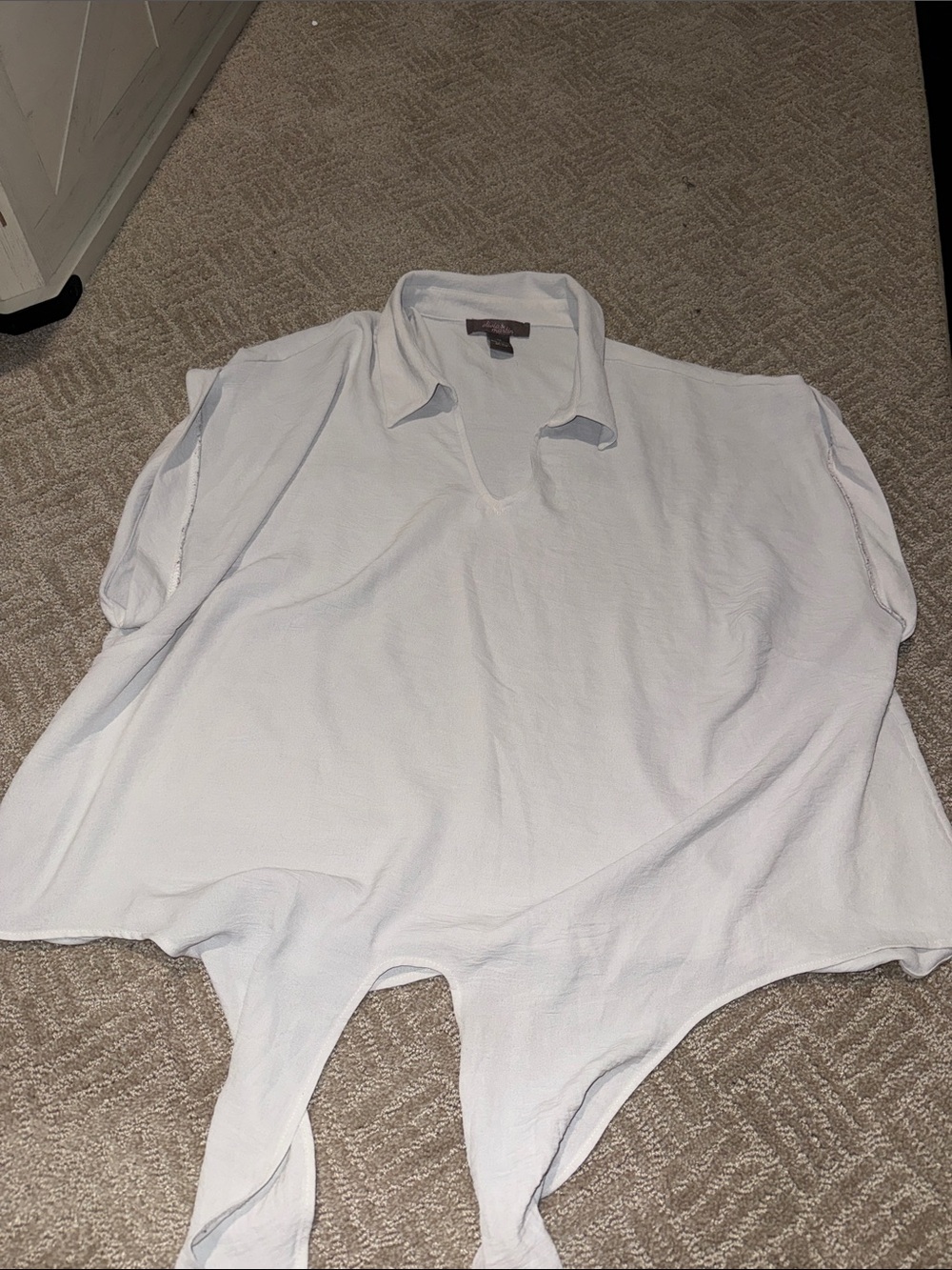 Men's White Collared Short-Sleeve Shirt